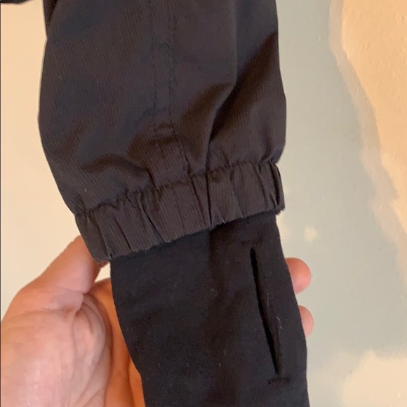 Lululemon reflective rain jacket - Picture 4 of 6